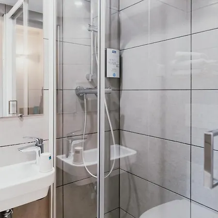 Kyriad Direct Bordeaux Est Hotel 2*