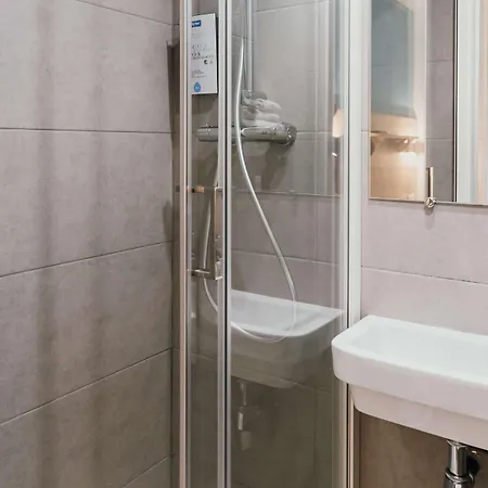 Kyriad Direct Bordeaux Est Szálloda 2*