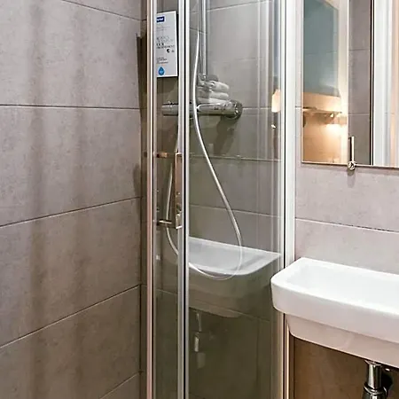 Kyriad Eco - Bordeaux Est 2*