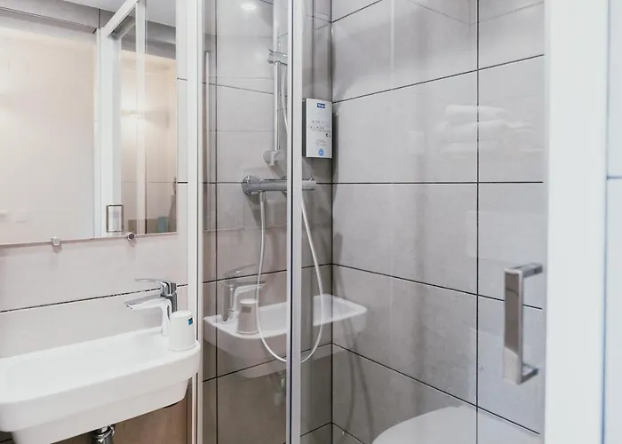 Kyriad Direct Bordeaux Est Hotel 2*