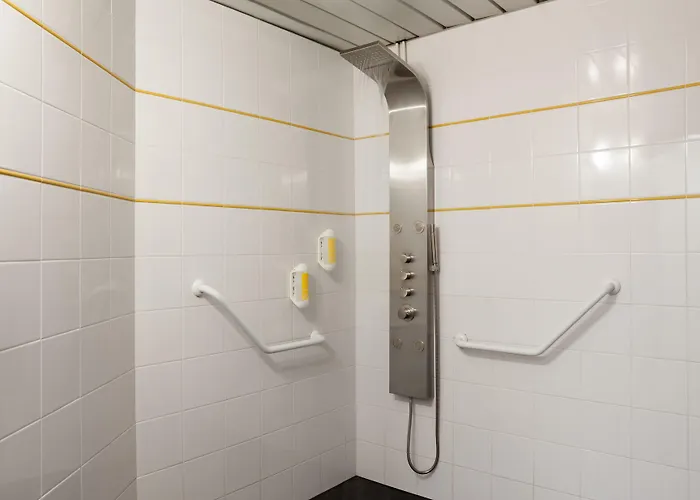 Kyriad Direct Bordeaux Est 2*