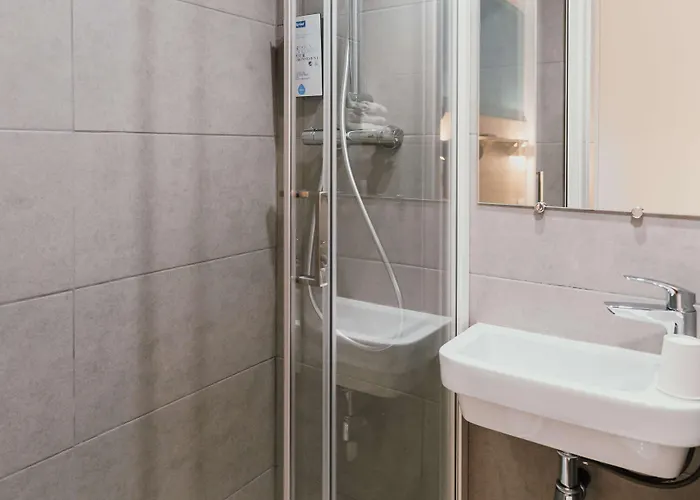 Kyriad Direct Bordeaux Est Hotel 2*