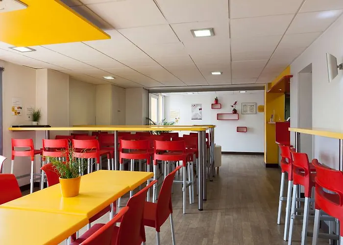 Kyriad Direct Bordeaux Est Hotel 2*