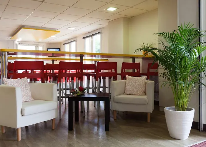 Kyriad Direct Bordeaux Est